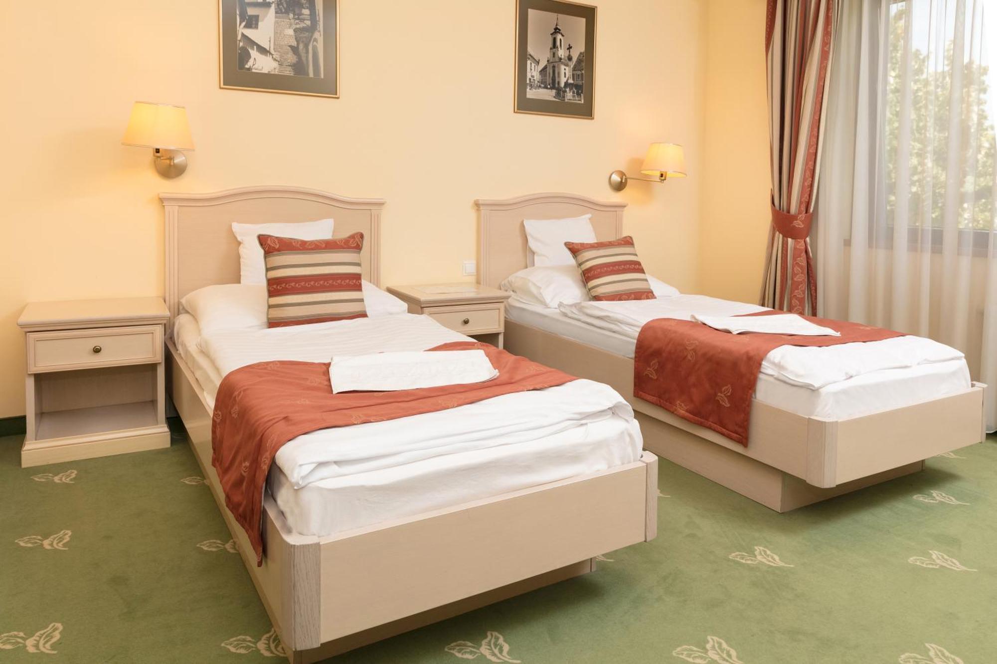 Hotel Kalvaria Superior Ráb Exteriér fotografie