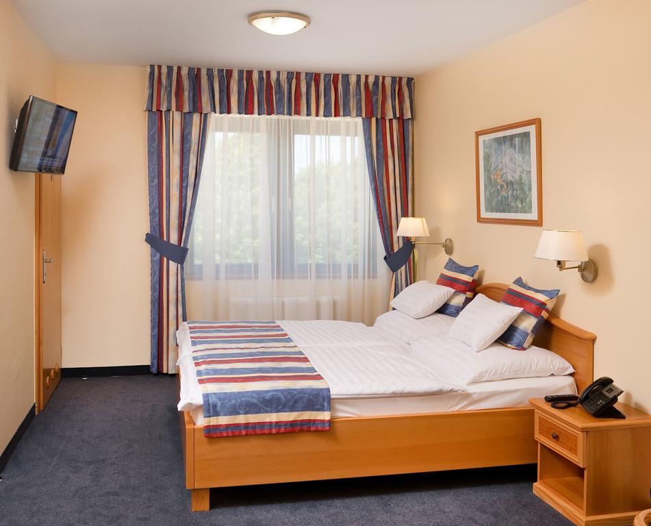 Hotel Kalvaria Superior Ráb Exteriér fotografie