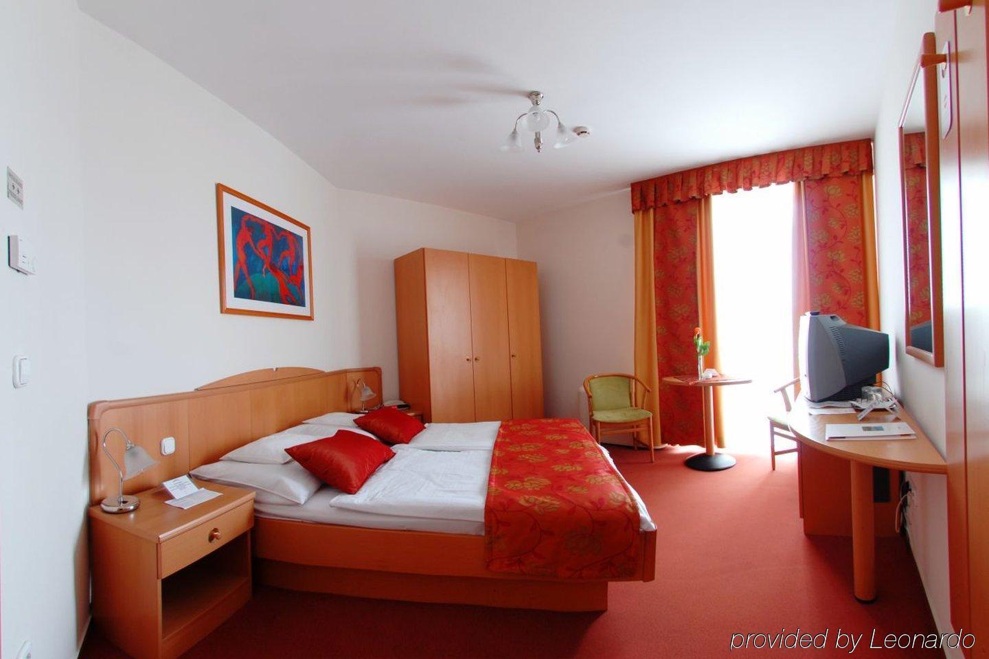 Hotel Kalvaria Superior Ráb Pokoj fotografie