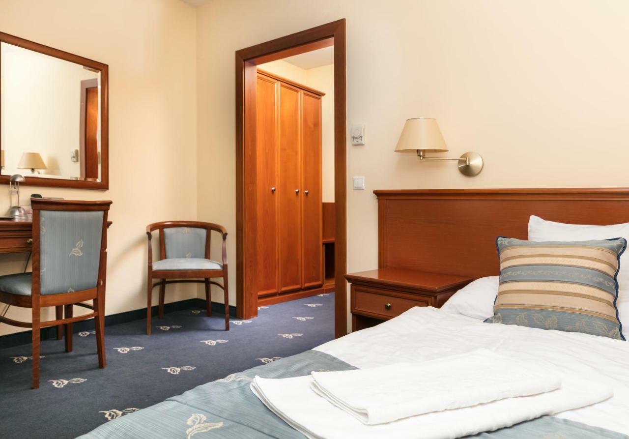 Hotel Kalvaria Superior Ráb Exteriér fotografie
